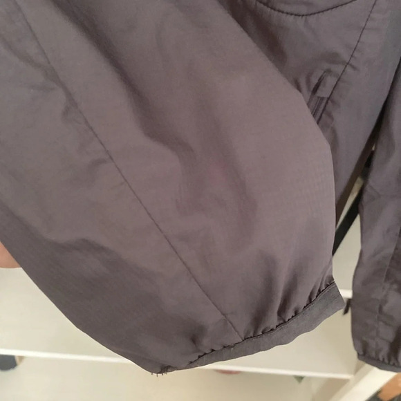 Wind River Lightweight zip up jacket, Size S - Picture 7 of 14
